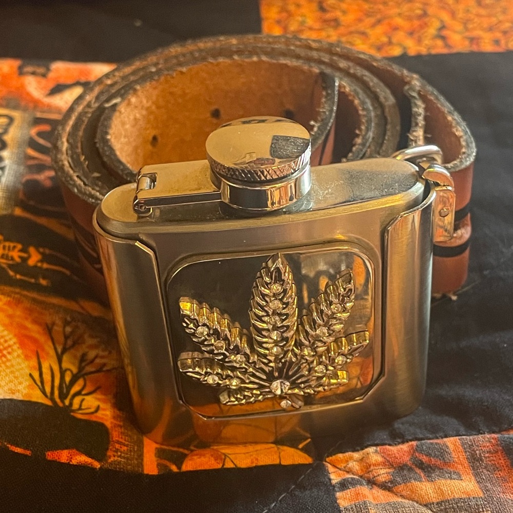 Skulls belt with weed flask MAKE OFFERS